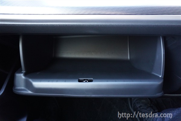 ガソリンと違う 新型ステップワゴン ハイブリッドの収納スペース画像インプレ テスドラ Com