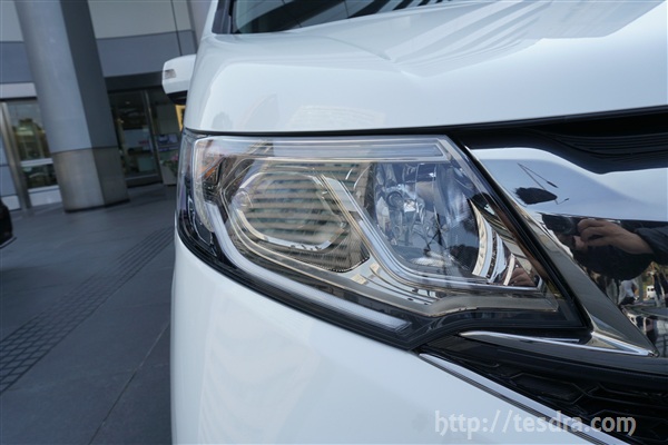 新型ステップワゴン スパーダ 17年 の外装 旧型との違いを実車画像で比較 テスドラ Com