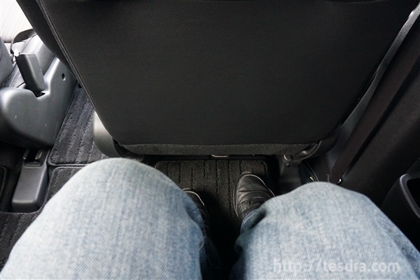 足元空間は広い 新型フリード モデューロxの2列目の広さ 居住性をチェック テスドラ Com