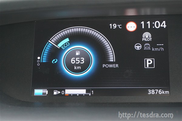 E Powerとガソリン車の4つの違いとは 新型セレナのメーターを比較 テスドラ Com