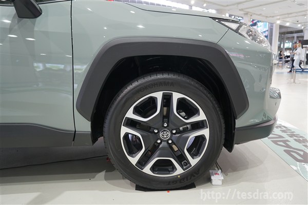 rav4 アドベンチャー　純正タイヤ